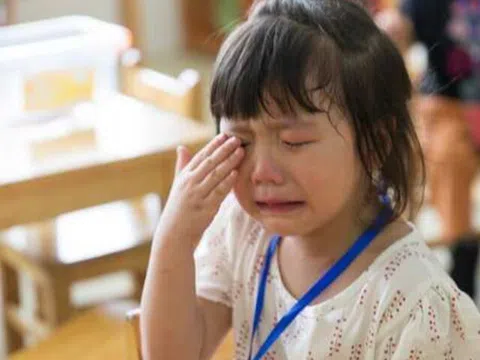 Bố họ Bao đặt tên cho con gái "độc nhất vô nhị", đứa trẻ gặp tình huống xấu hổ khi đi học