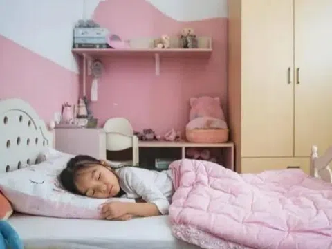 Trẻ ngủ với mẹ và ngủ một mình có sự khác biệt quá rõ rệt về sự phát triển não bộ sau 10 năm