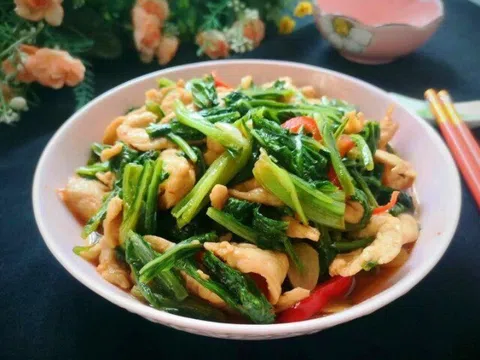Loại rau nào khi nấu mới tỏa mùi hương, chỉ cần một lạng đã có canxi cao gấp vài chục lần so bát canh xương đầy?