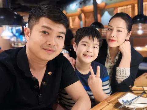 Nhật Kim Anh cùng chồng cũ quây quần hạnh phúc bên con trai, quý tử nay rõ nét tuấn tú giống hệt bố