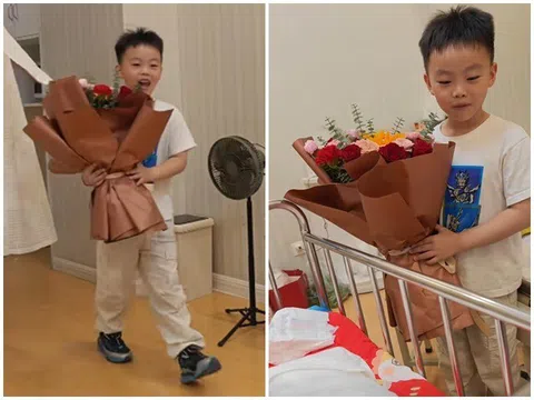 Bé trai vào viện thăm mẹ đẻ bị sốc vì em mới sinh quá xấu, sau vài tháng liền thay đổi thái độ khi em "lột xác"