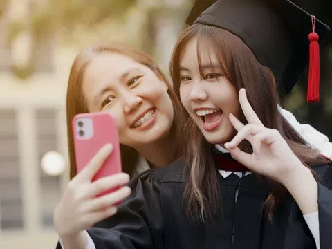 Món quà ý nghĩa ghi dấu cột mốc trưởng thành của con