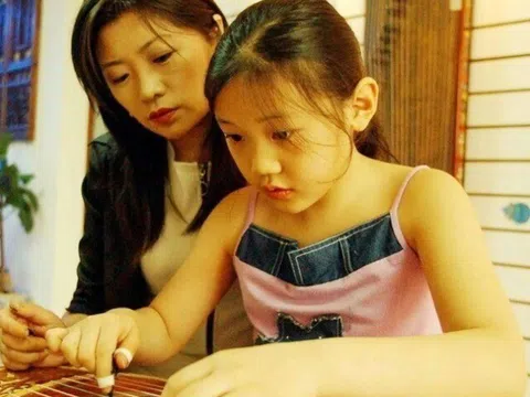 Bố kiếm 3,6 tỷ đồng/năm, chi gần 1 nửa lương cho con đi học, tình trạng của đứa trẻ thật đáng thương
