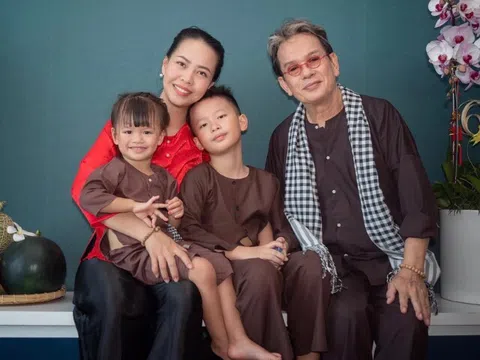 Nam nhạc sĩ sinh con với fan kém 44 tuổi, sẵn lòng lau nhà và rửa chén cho vợ trẻ