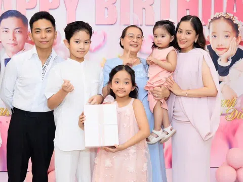 Mẹ ruột Khánh Thi được rể quý mừng sinh nhật, U80 vẫn bận rộn chăm từng miếng ăn cho "kiện tướng dancesport"