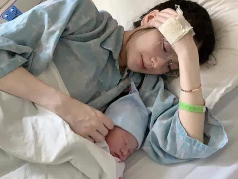 Để con lại cho ông bà nuôi rồi bỏ đi biệt tích, 15 năm sau con dâu được bố chồng cúi đầu cảm ơn