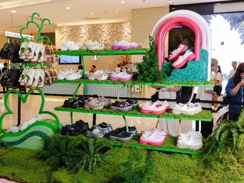 Crocs bùng Mood tiệc hè rực rỡ tại Saigon Centre
