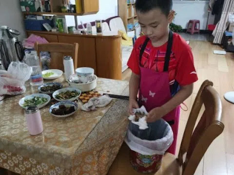 "Tại sao mẹ cứ bắt con làm việc nhà?", câu trả lời của người mẹ chuẩn văn mẫu khiến nhiều PH vội học hỏi