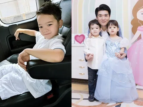 Cháu trai duy nhất của Bầu Hiển điển trai với kiểu tóc chảnh sả, có dáng ngồi "Chủ tịch" chuẩn bản sao của bố và ông nội