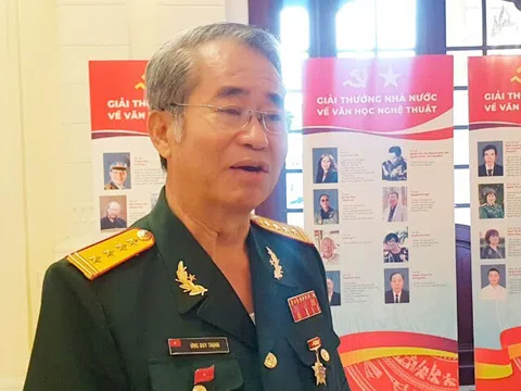 Đại tá quân đội là NSND mang học hàm Phó Giáo sư, sinh con trai là đạo diễn tài ba