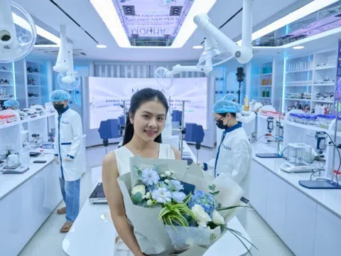 Nữ diễn viên Vân Trang bất ngờ với sự vươn mình bền bỉ của một thương hiệu mỹ phẩm nội địa Việt