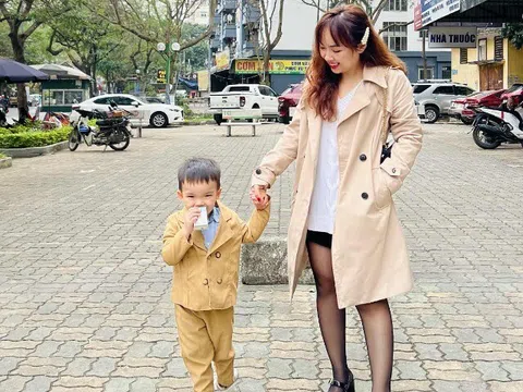 Hội mẹ bỉm hạnh phúc khoe kỷ niệm ngày con "vẽ chuyện lớn", bí quyết hóa ra nhờ "đòn bẩy cân nặng"