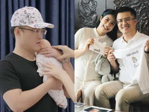 Chồng làm ở Bộ Ngoại giao của Ngọc Hân thuê người dạy cách bế con, lóng ngóng tay chân khi lần đầu làm bố