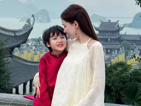 Xót lòng câu nói của con trai Hòa Minzy: "Sao con ít được gặp mẹ thế?"
