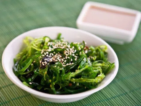 Loại rau nào được ca ngợi là siêu thực phẩm của Nhật Bản, dễ tìm ở chợ Việt nhưng nhiều người ghét ăn?
