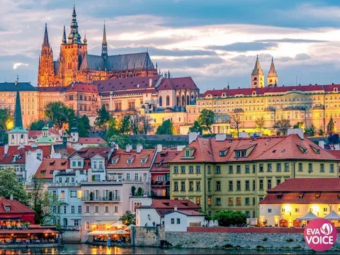 Khám phá vẻ đẹp cổ tích của Prague, hành trình qua thành phố Ngàn Tháp, Cầu Charles lãng mạn và lâu đài huyền thoại.