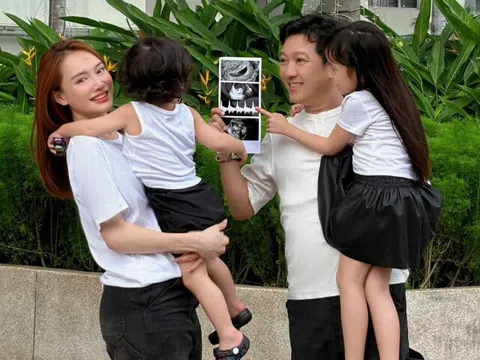 Nhã Phương mang bầu lần 3: Trường Giang khoe ảnh siêu âm của em bé, quý tử 2 tuổi "lên chức" anh trai