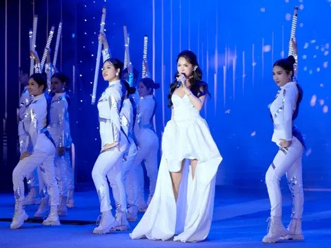 Ca sĩ Duyên Quỳnh tiết lộ vai trò mới sau bản hit "Viết tiếp câu chuyện hòa bình"