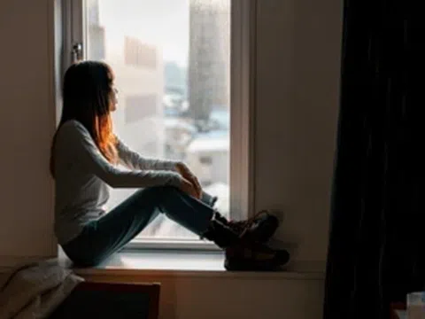 Kỷ nguyên mạng xã hội: Kết nối càng mạnh mẽ, nỗi cô đơn thêm nhân bản