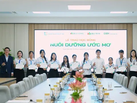 Quỹ Văn hóa DB Kim Jun Ki trao tặng học bổng cho học sinh hoàn cảnh khó khăn Trường Đại học Kinh tế - Luật, ĐHQG Tp.HCM