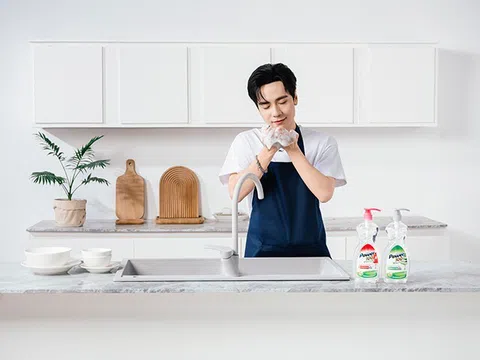 “Tổng tài” Quang Hùng MasterD lần đầu rửa chén, lau nhà, hóa “trai đảm trăm điểm”