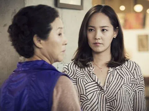 Mẹ chồng chăm cháu công 3 triệu/tháng nhưng suốt ngày chỉ xem điện thoại, đặt đồ về nhà ăn, con dâu mời bà về quê