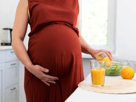 Thai phụ uống 5 lít nước mỗi ngày và căn bệnh ít ai ngờ tới