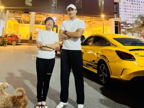 MC Thảo Vân ngưỡng mộ Thiếu uý cao 1m85, muốn hỏi bí quyết giúp con trai Công Lý tăng chiều cao