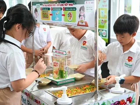Quầy buffet rau củ thay đổi thói quen ăn rau xanh của trẻ nhỏ từ bữa trưa hàng ngày