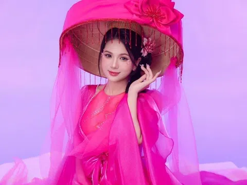 Nữ nghệ sĩ Việt gây chú ý khi mang "Cô Đôi Thượng Ngàn" sang Lào biểu diễn