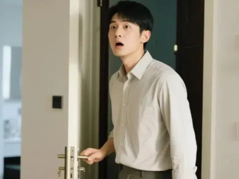 Tiện đường ghé thăm nhà vợ cũ sau 3 năm ly hôn, tôi sững người khi cửa vừa mở ra