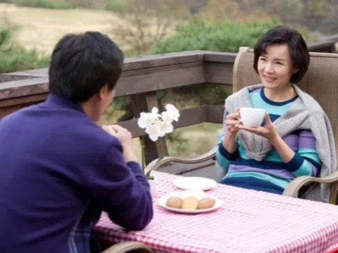 Tôi 52 tuổi, đã mãn kinh lại bắt đầu hẹn hò, con cái từ phản đối đến chấp nhận sau một câu nói của bạn trai tôi