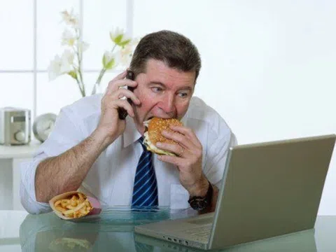 Ung thư đại–trực tràng đang trẻ hóa: Báo động từ thói quen ăn uống