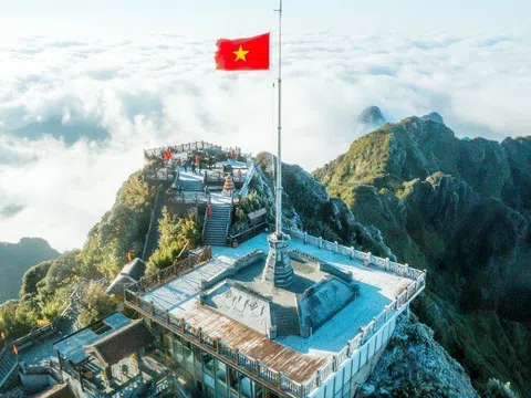 Đâu là điểm du lịch mệnh danh “nóc nhà Đông Dương”, sở hữu thắng cảnh siêu đẹp lọt TOP thế giới?