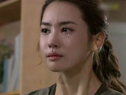 Đuổi em gái chồng về giữa tiệc thôi nôi con trai, tôi bị chồng tát một cái đau điếng giữa bao nhiêu quan khách