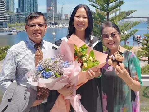 Nữ NSƯT có dòng dõi hoàng tộc mừng con tốt nghiệp đại học ở nước ngoài, ái nữ cao nhất nhà, thi môn nào cũng xuất sắc