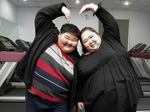 Cặp vợ chồng nặng 400kg thành công giảm 200kg để thụ thai, tin vui đã đến sau một năm