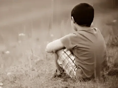 Cha ngủ quên bên vệ đường để lạc mất con trai 7 tuổi, 21 năm sau xảy ra chuyện không ngờ 