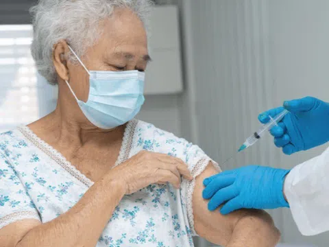 Người hưởng trợ cấp hưu trí được tăng mức hưởng bảo hiểm y tế lên 100%