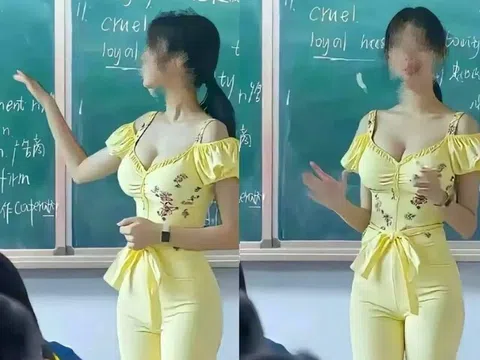 Đến trường đón con, mẹ ngán ngẩm khi thấy cô giáo đứng giảng bài tiếng Anh, chụp vội tấm hình đăng lên mạng