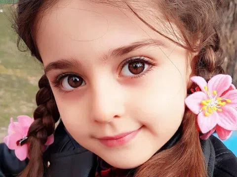 Con gái 5 tuổi mang vẻ đẹp hiếm thấy, rúng động cả thế giới, bố "lo sốt vó" đưa ra quyết định liều lĩnh