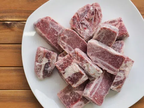 Rã đông thịt lợn đừng cho vào ngâm nước, làm 2 cách này cực nhanh mà thịt tươi như mới