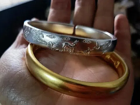 2 cháu đầy tháng, mẹ chồng tặng con tôi chiếc vòng bạc, con của chị dâu vòng vàng, 3 ngày sau một bất ngờ đến