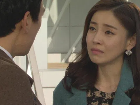 Chồng cũ đến thăm con đúng đêm giao thừa, tay cầm theo một thứ, tôi lập tức xin tái hôn