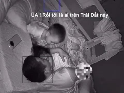 Tưởng con ngủ say, bố mẹ quay sang ôm nhau, hành động của đứa trẻ khiến cả hai xấu hổ