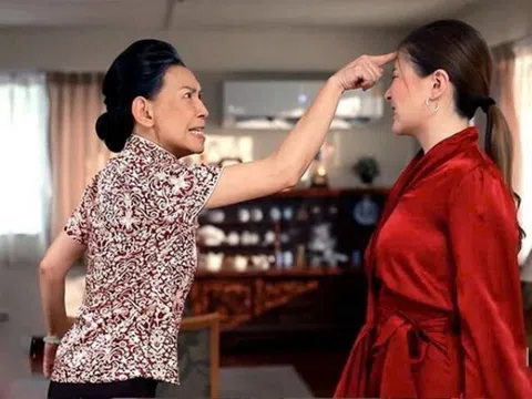 Đang rặn đẻ bị mẹ chồng lao vào phòng sinh mắng nhiếc, con trai xót vợ nói đúng 10 từ bà muối mặt bỏ đi