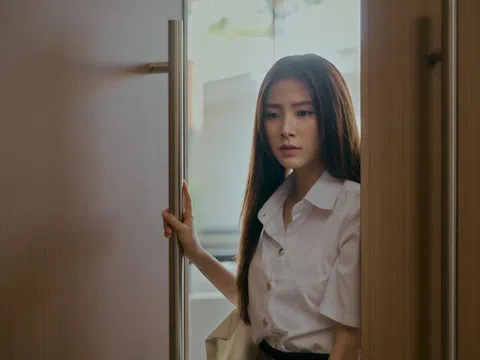 Vừa về đến nhà bỗng nghe tiếng hét từ phòng ngủ, tôi chạy vào rồi chứng kiến cảnh tượng đau lòng