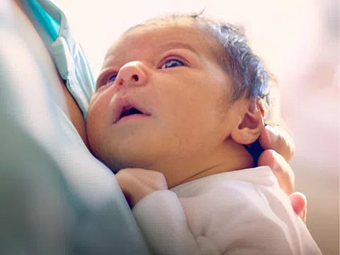 Sảy thai 5 lần, nữ diễn viên bất lực tìm con thì nhận phép màu từ người chồng đã mất 10 năm