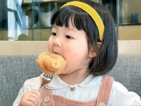 Vì sao trẻ ăn đồ quá ngọt dễ chán bữa chính hơn sau Tết?