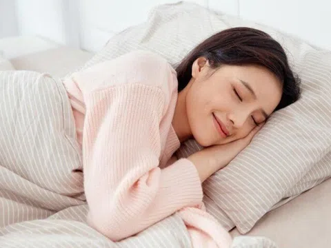 Trước khi ngủ nên thực hiện thói quen nào và tránh điều gì để tăng miễn dịch, giảm stress và làm đẹp da?